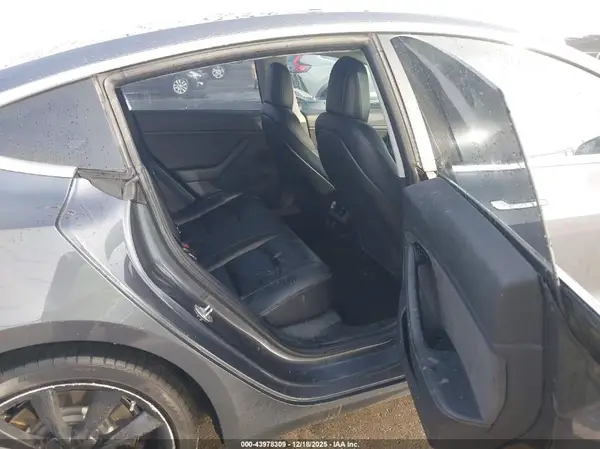 5YJ3E1EA3JF019909 2018 TESLA MODEL 3 - Image 8