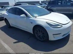 5YJ3E1EA3JF023121 2018 TESLA MODEL 3