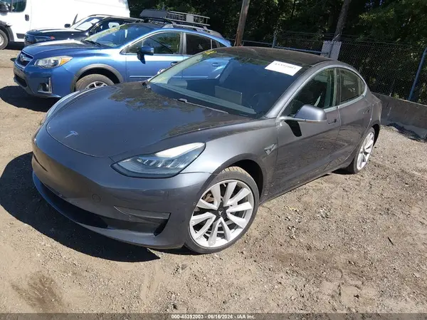 5YJ3E1EA3JF023975 2018 TESLA MODEL 3 - Image 2