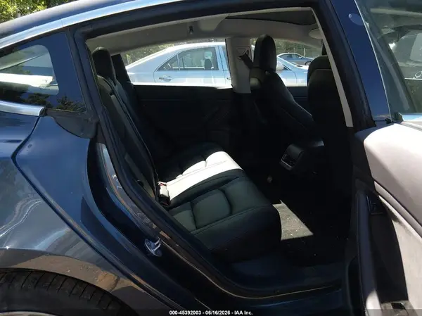 5YJ3E1EA3JF023975 2018 TESLA MODEL 3 - Image 8