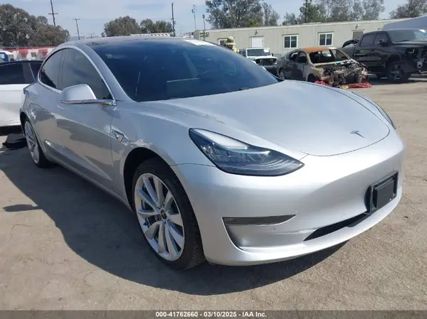 5YJ3E1EA3JF024317 2018 TESLA MODEL 3 - Image 1