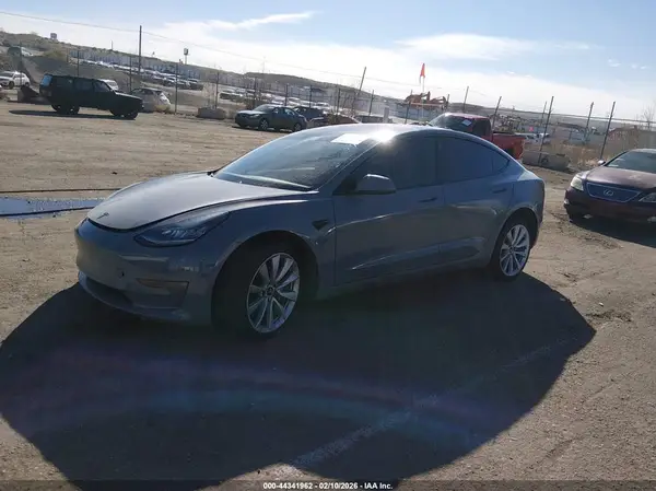 5YJ3E1EA3JF024480 2018 TESLA MODEL 3 - Image 2