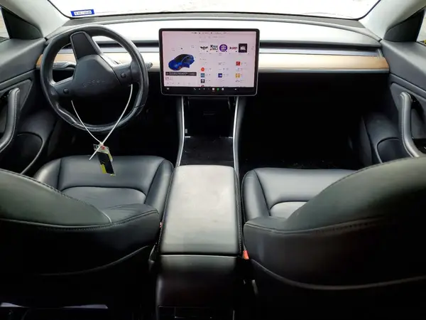 5YJ3E1EA3JF032532 2018 TESLA MODEL 3 - Image 8