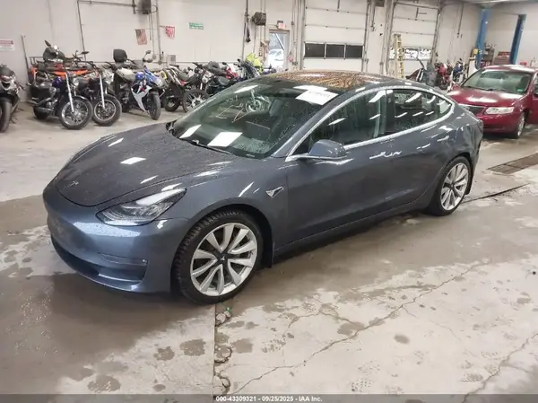 5YJ3E1EA3JF035592 2018 TESLA MODEL 3 - Image 2