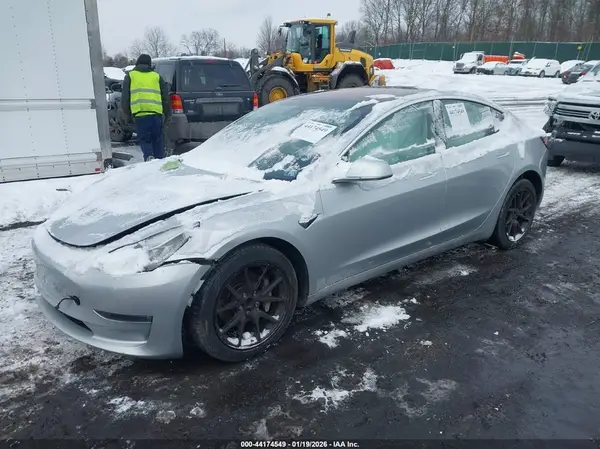 5YJ3E1EA3JF037455 2018 TESLA MODEL 3 - Image 2
