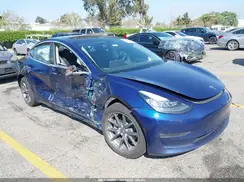 5YJ3E1EA3JF037519 2018 TESLA MODEL 3