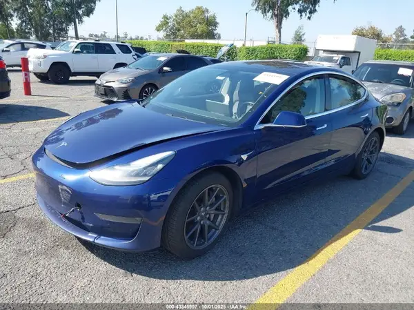 5YJ3E1EA3JF037519 2018 TESLA MODEL 3 - Image 2