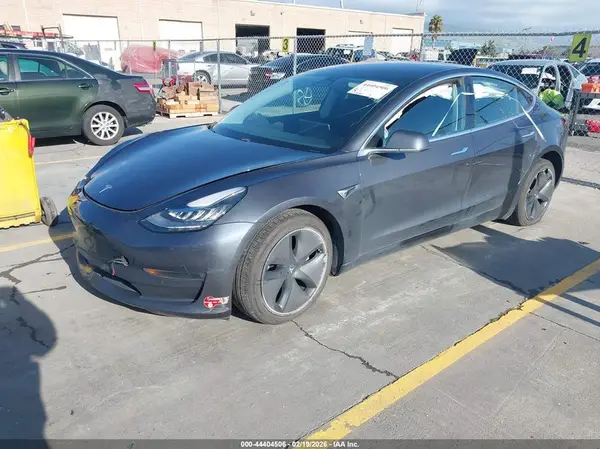 5YJ3E1EA3JF037682 2018 TESLA MODEL 3 - Image 2