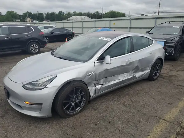 5YJ3E1EA3JF038024 2018 TESLA MODEL 3 - Image 1