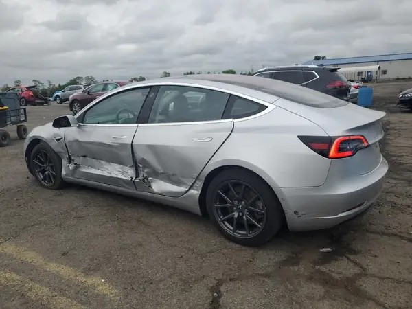 5YJ3E1EA3JF038024 2018 TESLA MODEL 3 - Image 2