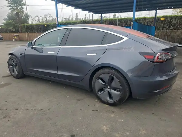 5YJ3E1EA3JF038623 2018 TESLA MODEL 3 - Image 2