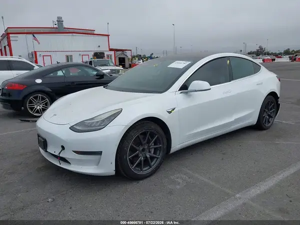 5YJ3E1EA3JF040677 2018 TESLA MODEL 3 - Image 2