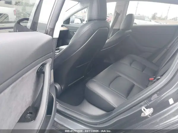 5YJ3E1EA3JF043806 2018 TESLA MODEL 3 - Image 8
