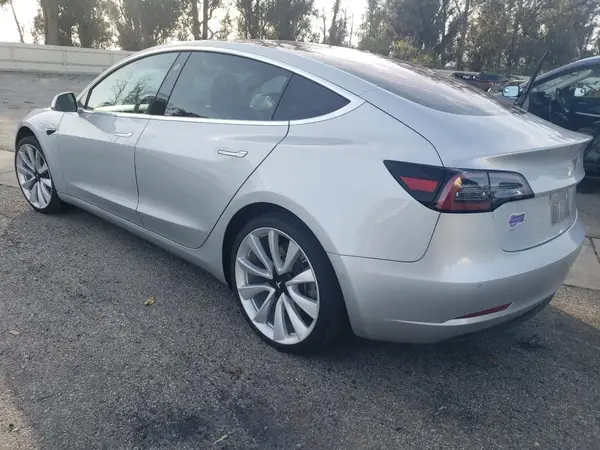 5YJ3E1EA3JF044132 2018 TESLA MODEL 3 - Image 2