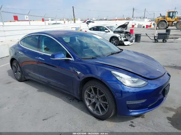 5YJ3E1EA3JF044857 2018 TESLA MODEL 3 - Image 1