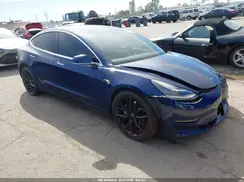5YJ3E1EA3JF044941 2018 TESLA MODEL 3