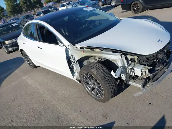 5YJ3E1EA3JF045488 2018 TESLA MODEL 3 - Image 1