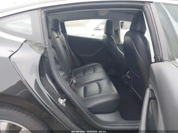 5YJ3E1EA3JF046396 2018 TESLA MODEL 3 - Image 8
