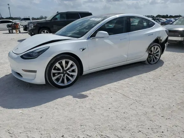 5YJ3E1EA3JF047676 2018 TESLA MODEL 3 - Image 1