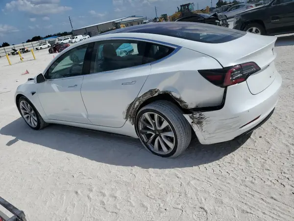 5YJ3E1EA3JF047676 2018 TESLA MODEL 3 - Image 2