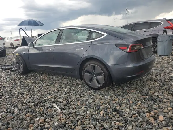 5YJ3E1EA3JF048228 2018 TESLA MODEL 3 - Image 2