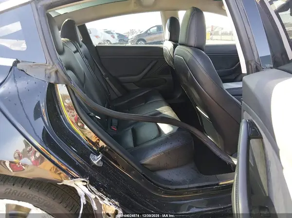 5YJ3E1EA3JF050304 2018 TESLA MODEL 3 - Image 8