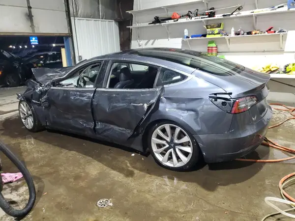 5YJ3E1EA3JF050982 2018 TESLA MODEL 3 - Image 2