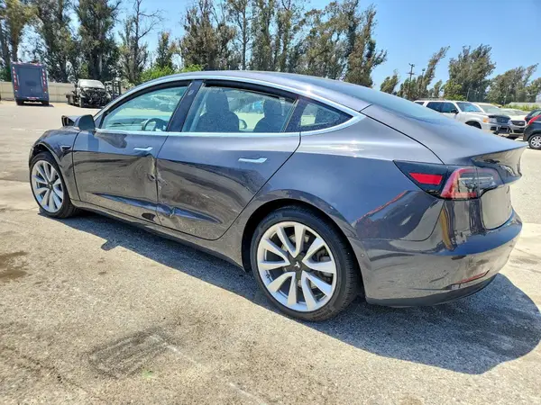 5YJ3E1EA3JF052750 2018 TESLA MODEL 3 - Image 2