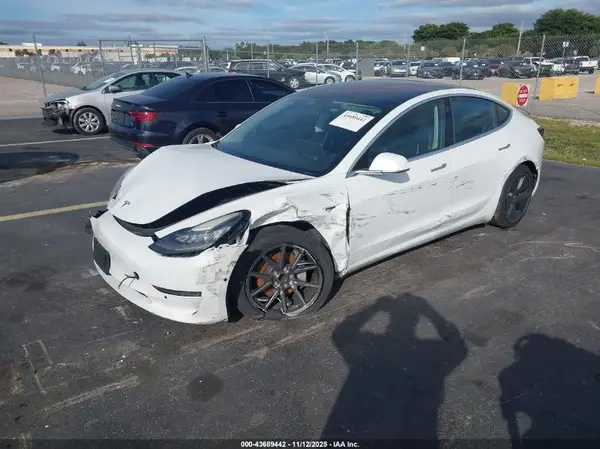 5YJ3E1EA3JF056314 2018 TESLA MODEL 3 - Image 2
