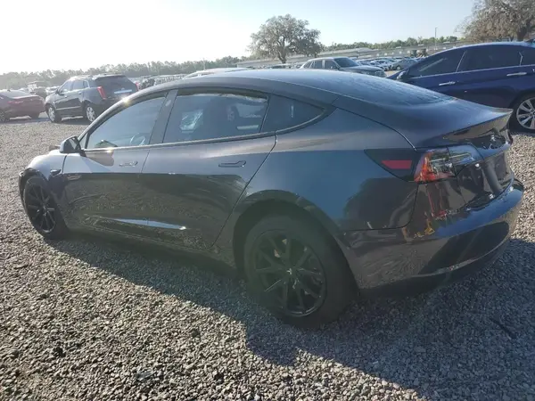 5YJ3E1EA3JF056863 2018 TESLA MODEL 3 - Image 2