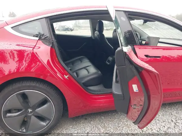 5YJ3E1EA3JF058385 2018 TESLA MODEL 3 - Image 8