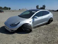 5YJ3E1EA3JF061061 2018 TESLA MODEL 3
