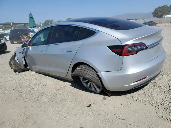 5YJ3E1EA3JF061061 2018 TESLA MODEL 3 - Image 2