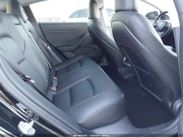 5YJ3E1EA3JF061092 2018 TESLA MODEL 3 - Image 8