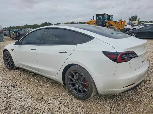 5YJ3E1EA3JF076076 2018 TESLA MODEL 3 - Image 2