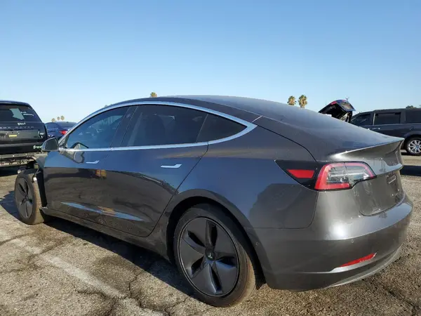 5YJ3E1EA3JF076854 2018 TESLA MODEL 3 - Image 2