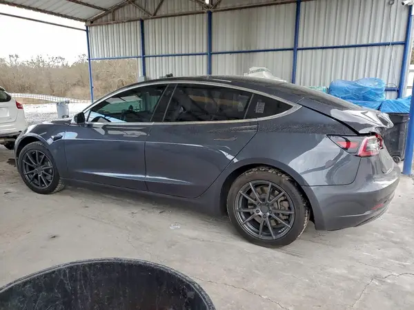5YJ3E1EA3JF077521 2018 TESLA MODEL 3 - Image 2