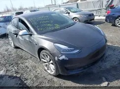 5YJ3E1EA3JF110582 2018 TESLA MODEL 3