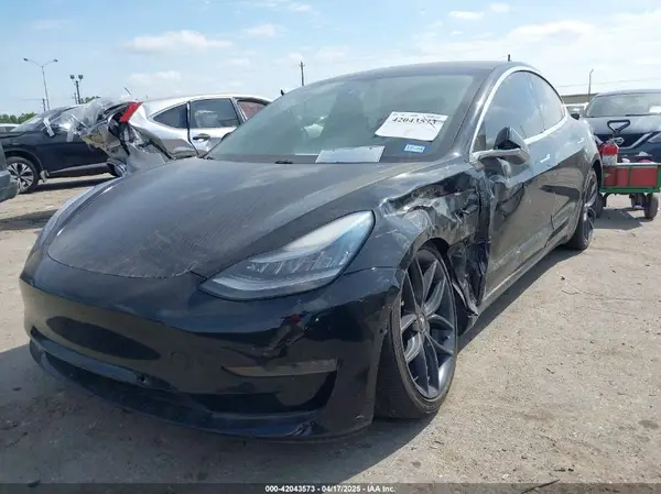 5YJ3E1EA3JF135823 2018 TESLA MODEL 3 - Image 2