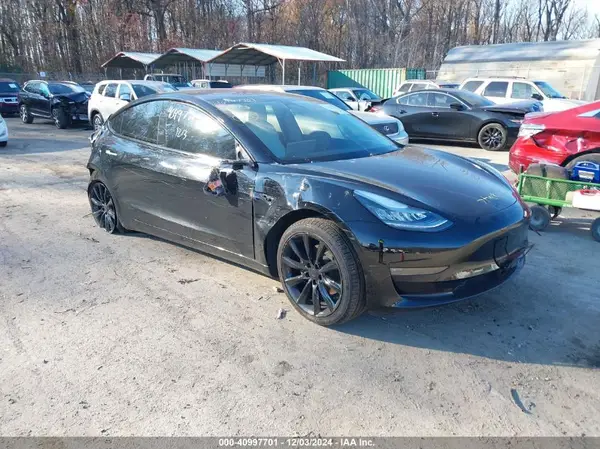 5YJ3E1EA3JF155859 2018 TESLA MODEL 3 - Image 1
