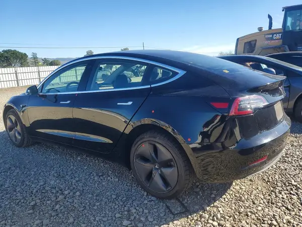 5YJ3E1EA3JF157000 2018 TESLA MODEL 3 - Image 2