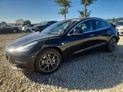 5YJ3E1EA3JF157398 2018 TESLA MODEL 3