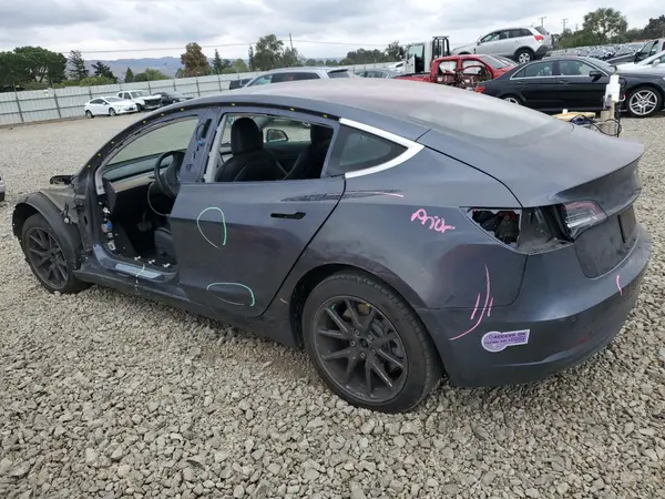 5YJ3E1EA3JF158437 2018 TESLA MODEL 3 - Image 2
