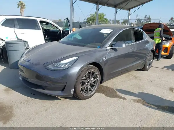 5YJ3E1EA3JF158809 2018 TESLA MODEL 3 - Image 2