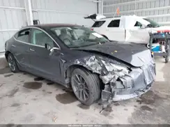 5YJ3E1EA3JF158938 2018 TESLA MODEL 3