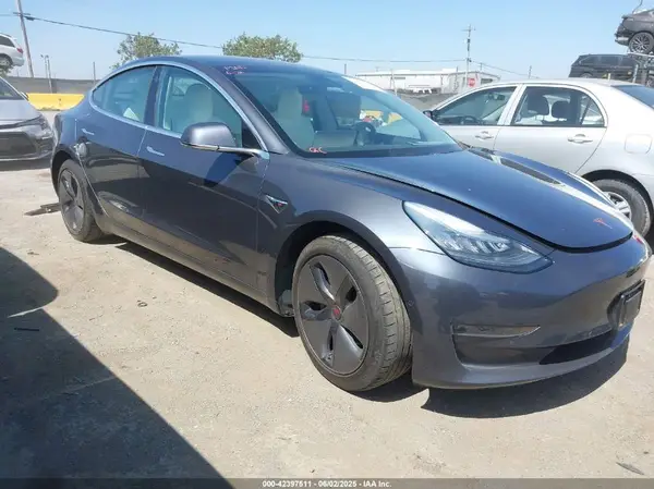 5YJ3E1EA3JF167638 2018 TESLA MODEL 3 - Image 1
