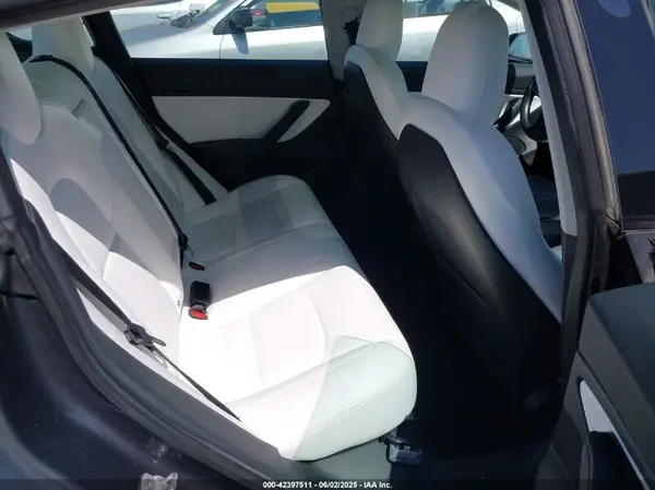 5YJ3E1EA3JF167638 2018 TESLA MODEL 3 - Image 8