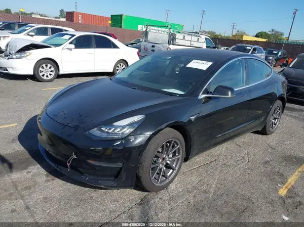 5YJ3E1EA3JF172435 2018 TESLA MODEL 3 - Image 2