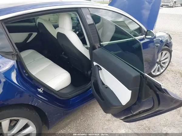 5YJ3E1EA3JF178171 2018 TESLA MODEL 3 - Image 8