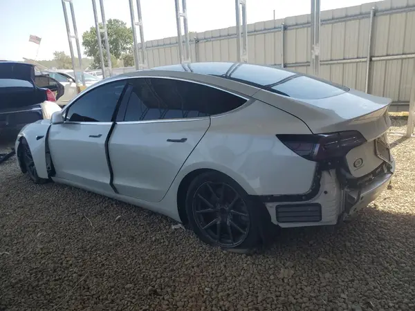 5YJ3E1EA3KF299901 2019 TESLA MODEL 3 - Image 2